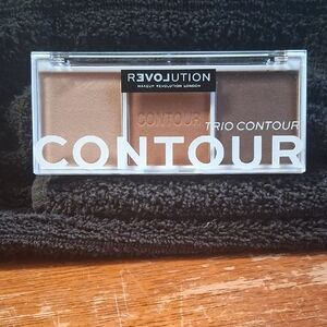 Revolution Contour Trio Palette — Light to Deep Brown Shades